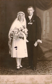 Svatba rodičů Antonie Vavrečkové a Eduarda Nedvídka, 1931