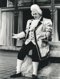 V roli Bartola (Lazebník sevillský, 1992)