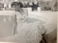 Jaroslava Kellett, mládí