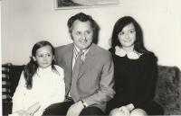 s dcerami, 1974
