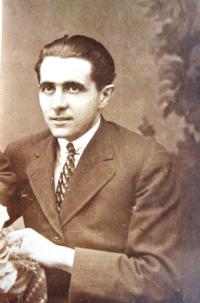 Otec Ruth Haasové Oskar Haas. Nedatováno