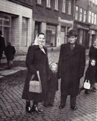 Bohuslav Svoboda s manželkou a synem