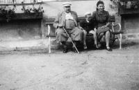 Petr Hrdlička s rodiči ve druhé polovině 30. let 