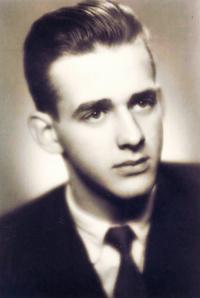 1952 - osmnácté narozeniny 