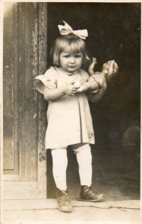 Jarmila v roce 1932