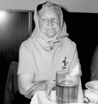 Jarmilina maminka na svatbě vnučky