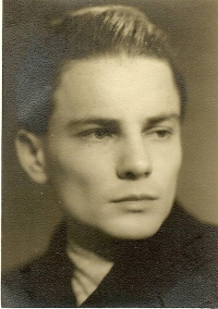 P. PhDr. Felix Maria Davídek, po vysvěcení na kněze, 1945