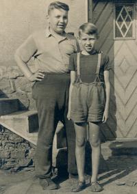 František Merta s bratrem Stanislavem na dovolené v Dobříni