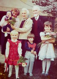 Parents and Ludmila Jaroslav Knapek granddaughter and great-grandchildren