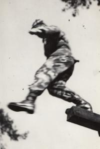 J.V. na překážkové dráze