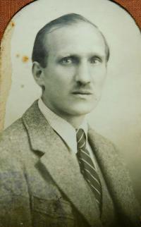 Otec Jaroslav Knápek