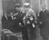 Svatební fotografie Věry a Františka Juráskových z roku 1956 z Letovic