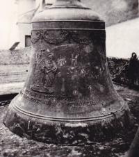The original bell of the Saint Bartoloměj