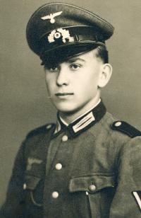 Bratr Ludgardy Plačkové Alois / v uniformě wehrmachtu / asi 1941
