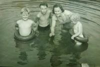 Karla Šimková s dětmi