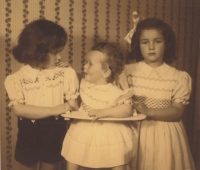 Děti Schwarzenbergovi, vlevo Karel