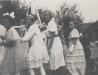 Procesí pany Marie z Třebonína na zámek v Hraběšíně