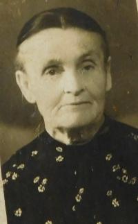 grandmother Jarzabková