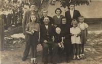 Marie Selicharová as small child with her relatives in 1946