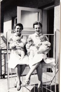 Jesle 1961 Jana vlevo