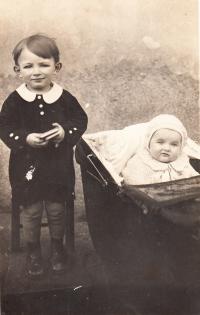 Sourozenci Čeněk a Jana Pencovi