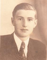 Josef Vacík maturitní foto