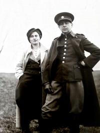  Rodiče Marie a Vladimír Taláškovi, před 2. sv.válkou, 2.foto
