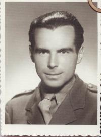 Portrétní fotografie z konce války (1945)