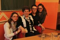 Blažena Lébrová a děti ze ZŠ Most Jakuba Arbesa