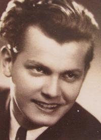 Emil Paleček, maturitní fotografie, 1949