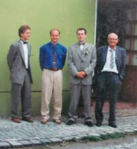 Emil Paleček se syny, rodinná oslava