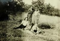 The Vaculík family in Újezdec during the war