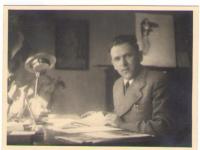 Cyril Luhan starší ve své kanceláři 1938 po Mnichovské zradě