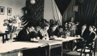 Maturita r. 1954, Juraj Krupa druhý sedící zprava