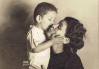 Ivan s maminkou, Praha asi 1950