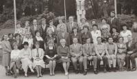 Učitelský sbor na škole na Mírově v 50. lete