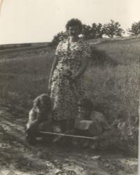 Eliška Onderková with daughters Eliška and Ladislava in 1955