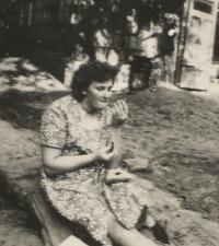 Eliška Onderková v roce 1957 v Mouřínově