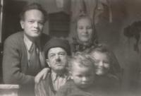 Rodiče, bratr a dcery Elišky Onderkové (Olšanové) v roce 1956