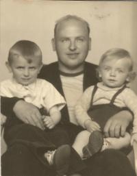 Josef Kubicek husband and sons Joseph and Francis