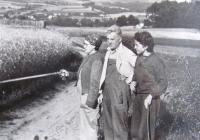 Ludmila Kňourková s rodiči, Sázava