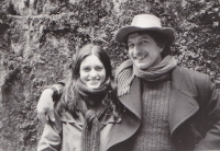 1978 S budoucí manželkou Jarkou na chalupě v Maršově