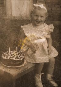 Pamětnice v roce 1952, dvouletá