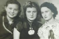 Amid Antonie Kašparová (Simkova) with her friends