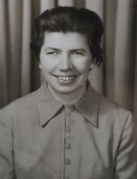A historical photo of Anna Tomíšková 