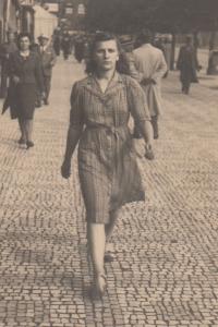 sestra Miluška na Václavském náměstí