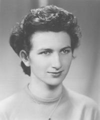 Věra v roce 1954