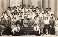 Scholl photograph, Ruth in second row fifth from left