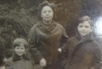 Zdena Zajoncová s dětmi