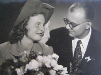 První svatba s JUDr. Karlem Bulířem
